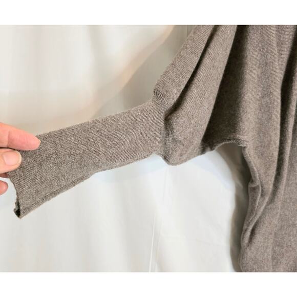 Joseph A. Sweater Women's Petite M Crew Neck Light Brown Long Baloon Sleeves - Picture 3 of 7